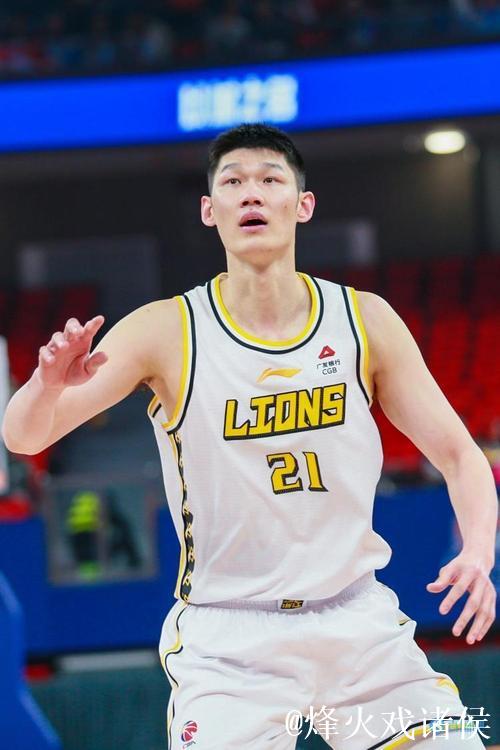 胡金秋全场出战30分钟，13中10得到24分3篮板1盖帽